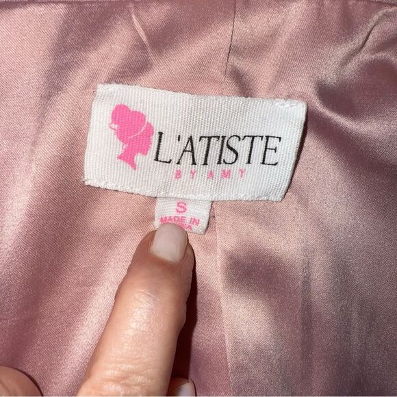L'ATISTE Mauve Tailored Blazer with Notched Lapels and Ruffle Sleeves Size Small - Picture 4 of 7